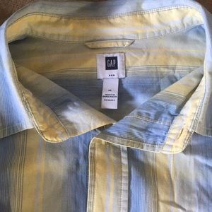 Vintage Gap button up collared t shirt